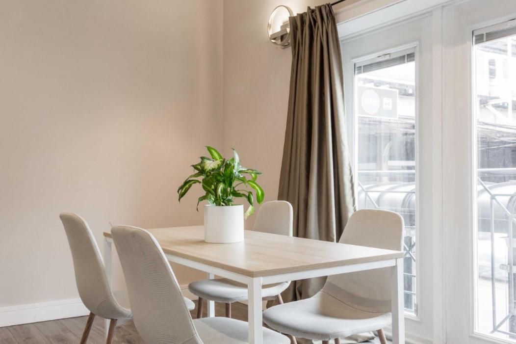 The Double Play - 1 Min Walk To Wrigley! Spacious 2Br - Perfect For Cubs Fans! Chicago Zewnętrze zdjęcie