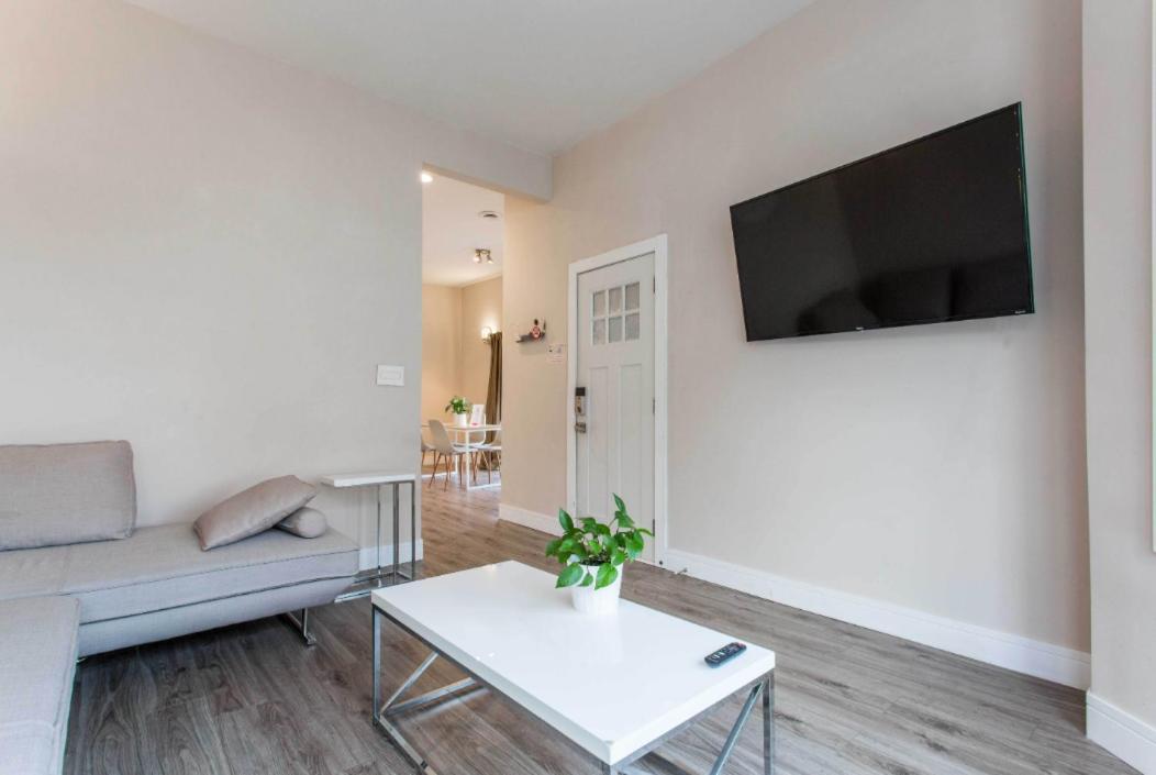 The Double Play - 1 Min Walk To Wrigley! Spacious 2Br - Perfect For Cubs Fans! Chicago Zewnętrze zdjęcie